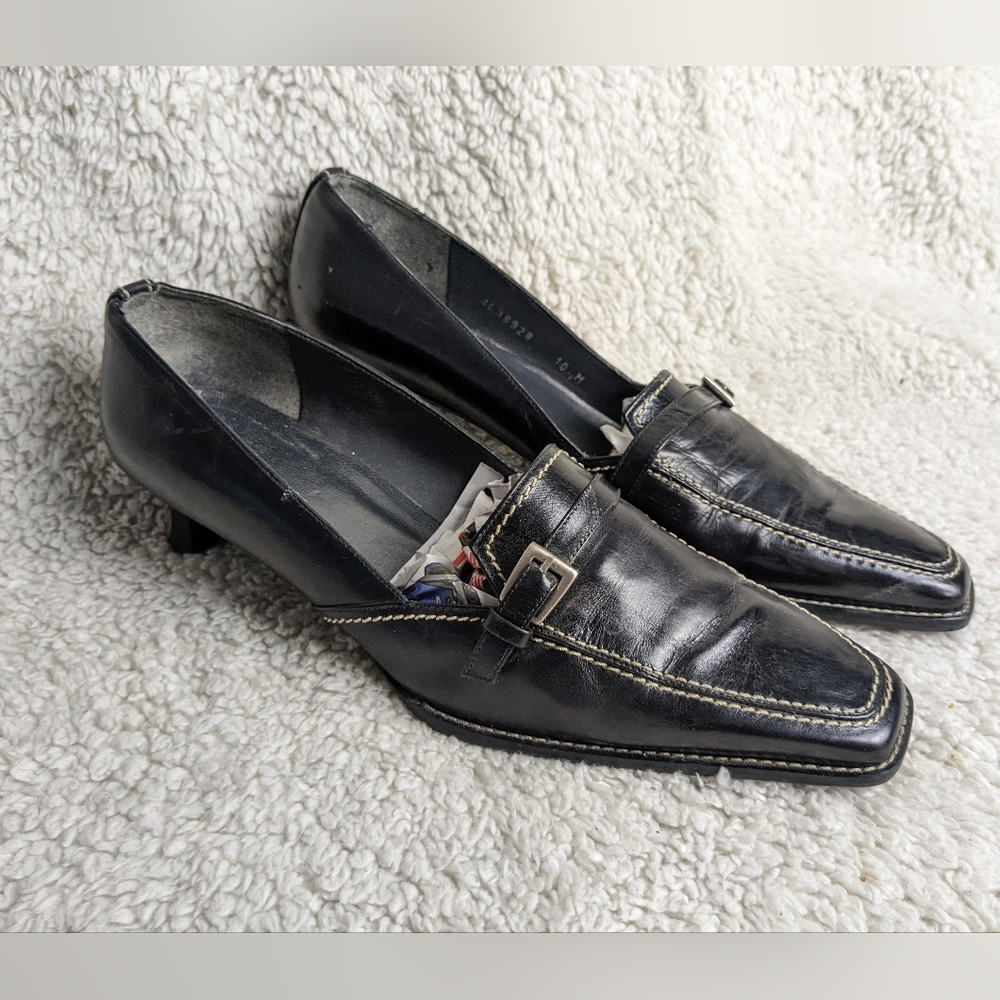 Stuart Weitzman Black Leather Low Heel Loafers with Contrast Stitching